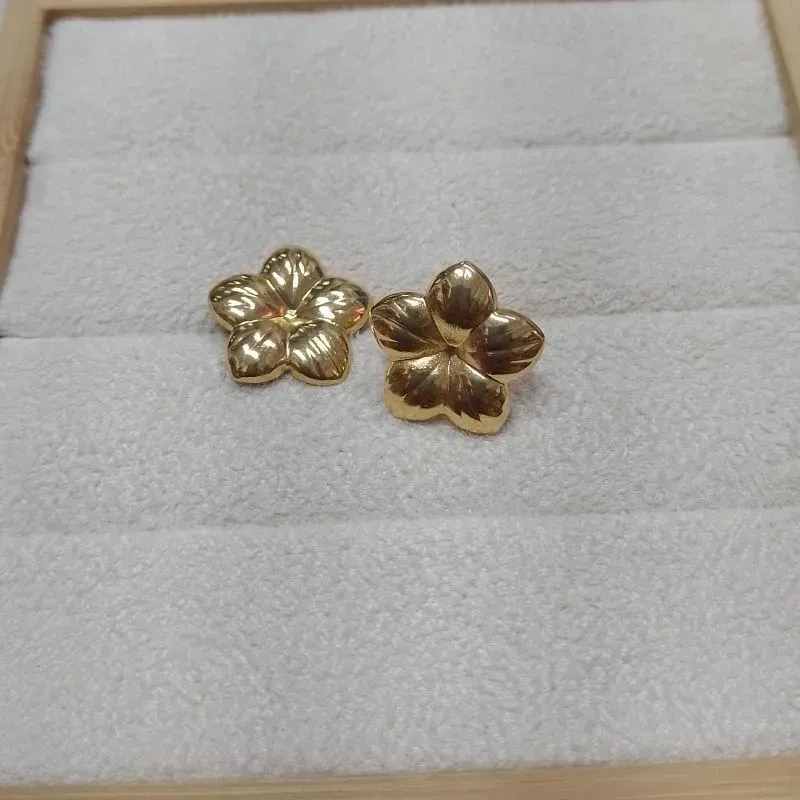 Brinco Flor Texturizado