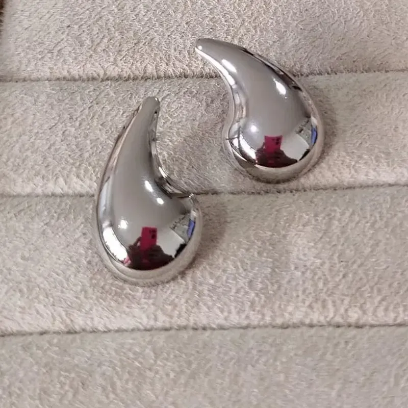 Brinco Gota Liso Celebridades Diamond