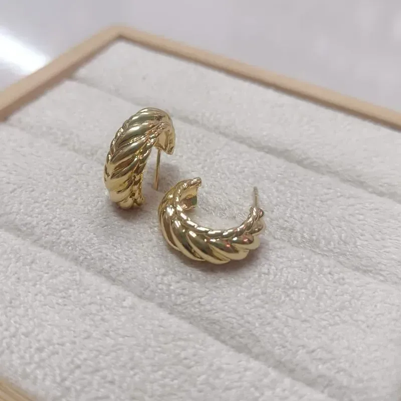 Brinco Meia Argola Trançado