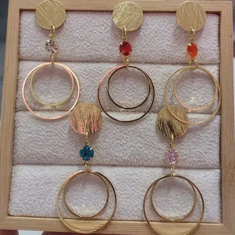 Brinco Pingente Arcos Cristais Coloridos