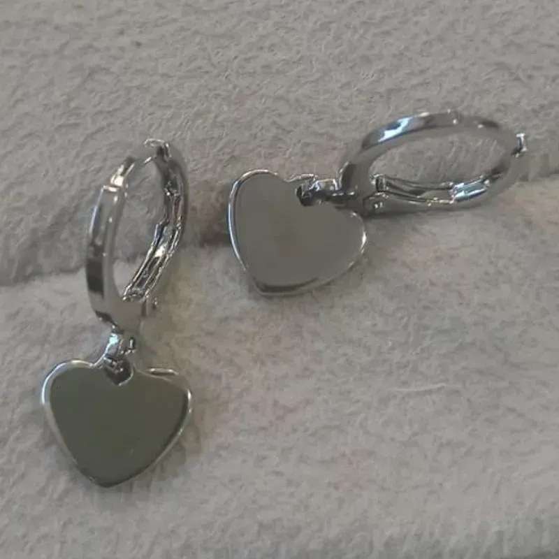 Brinco Pingente Coração Liso Diamond