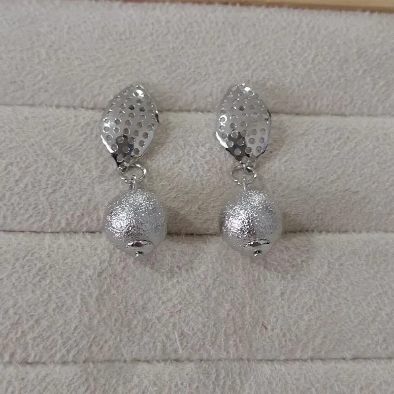 Brinco Pingente Esfera Texturizada Diamond