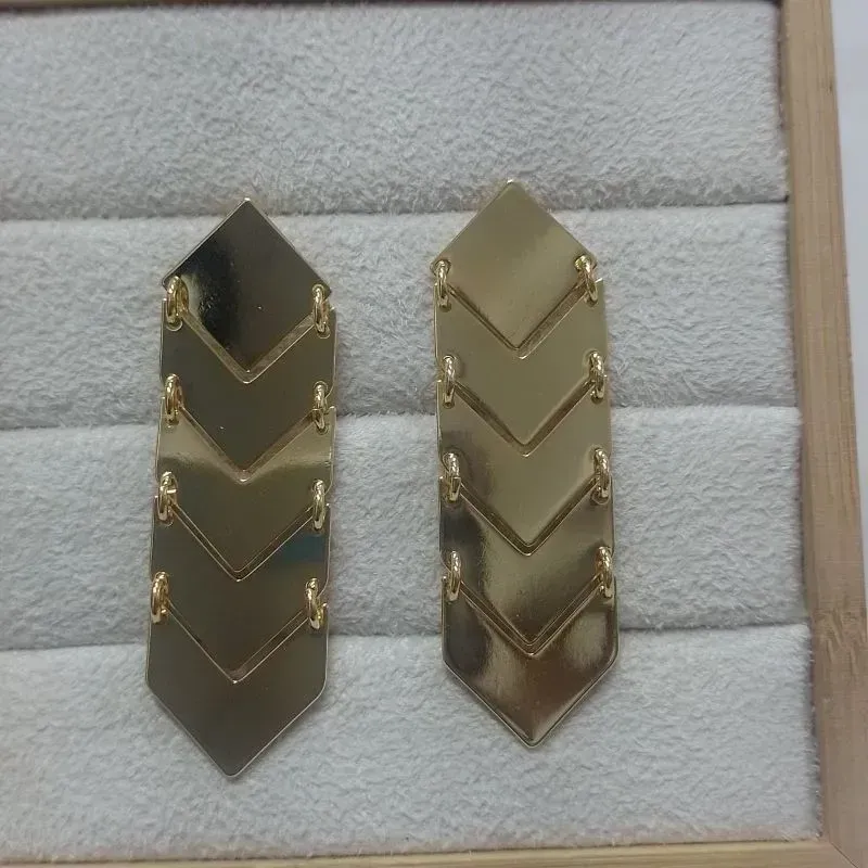 Brinco Seta Articulado