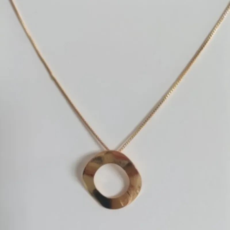 Colar Argola Escovada Ondulada