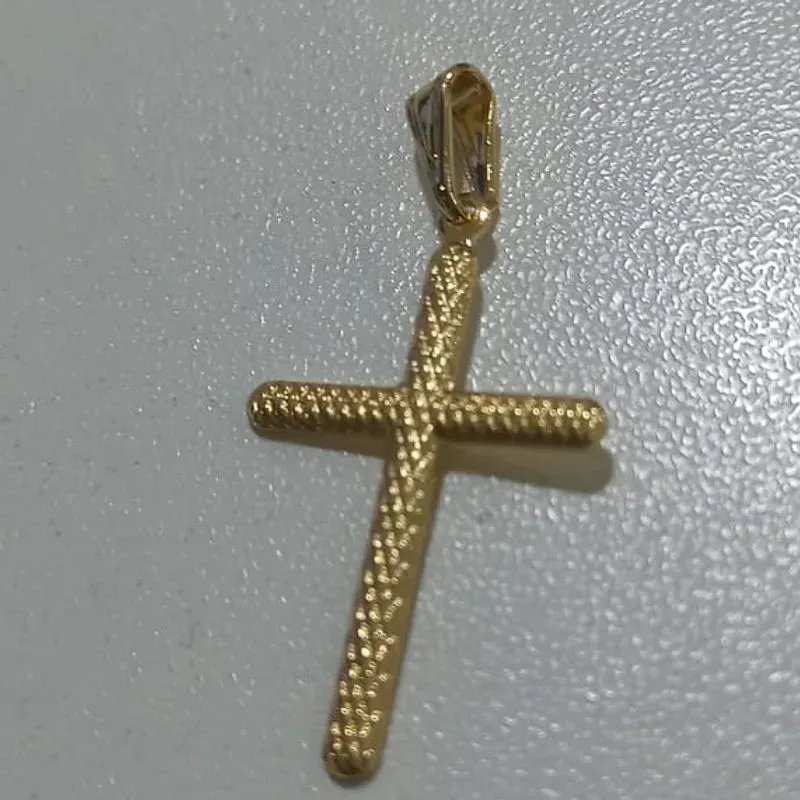 Pingente Cruz Fina Texturizada