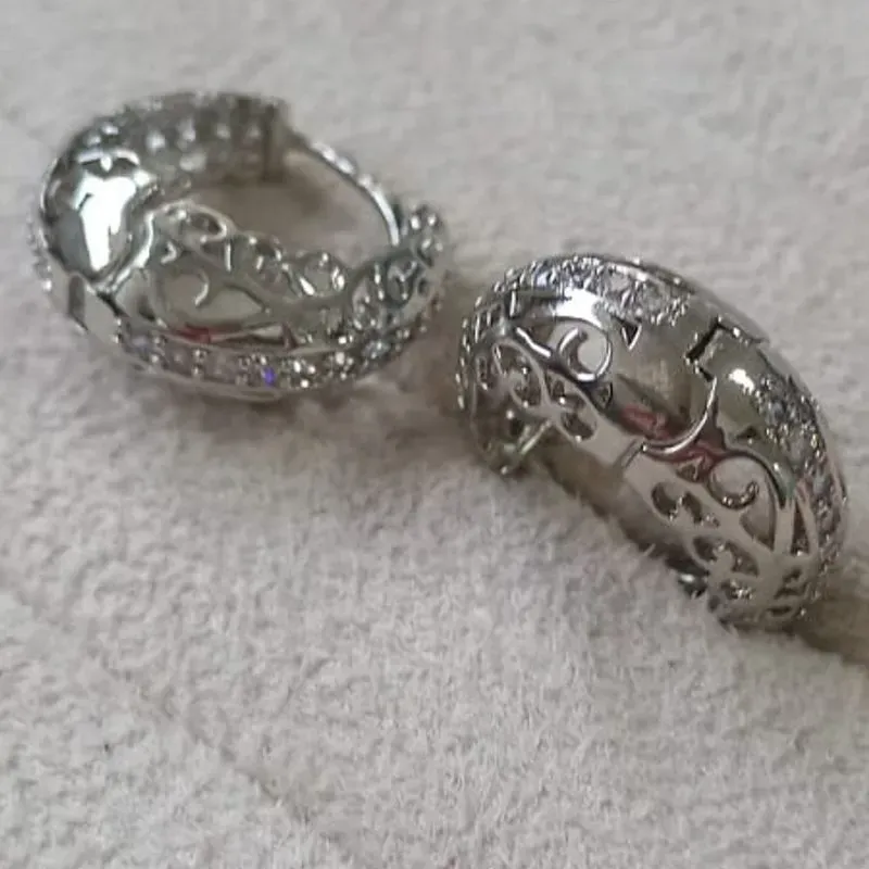 Brinco Click Vazado Zircônia Diamond