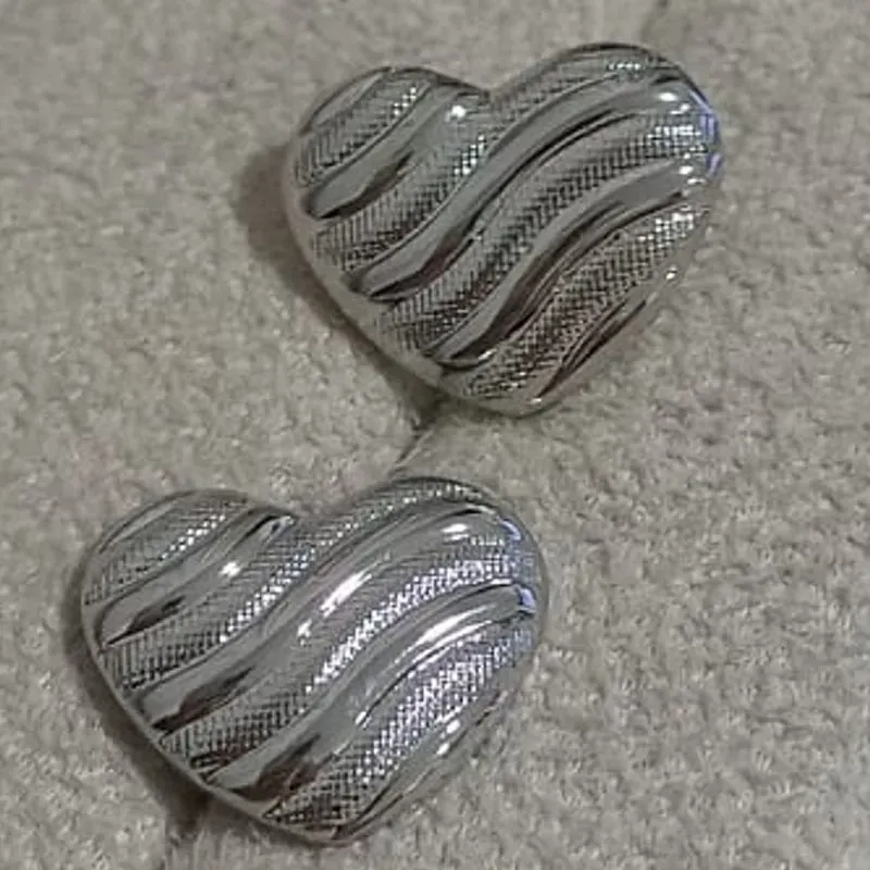 Brinco Coração Texturizado