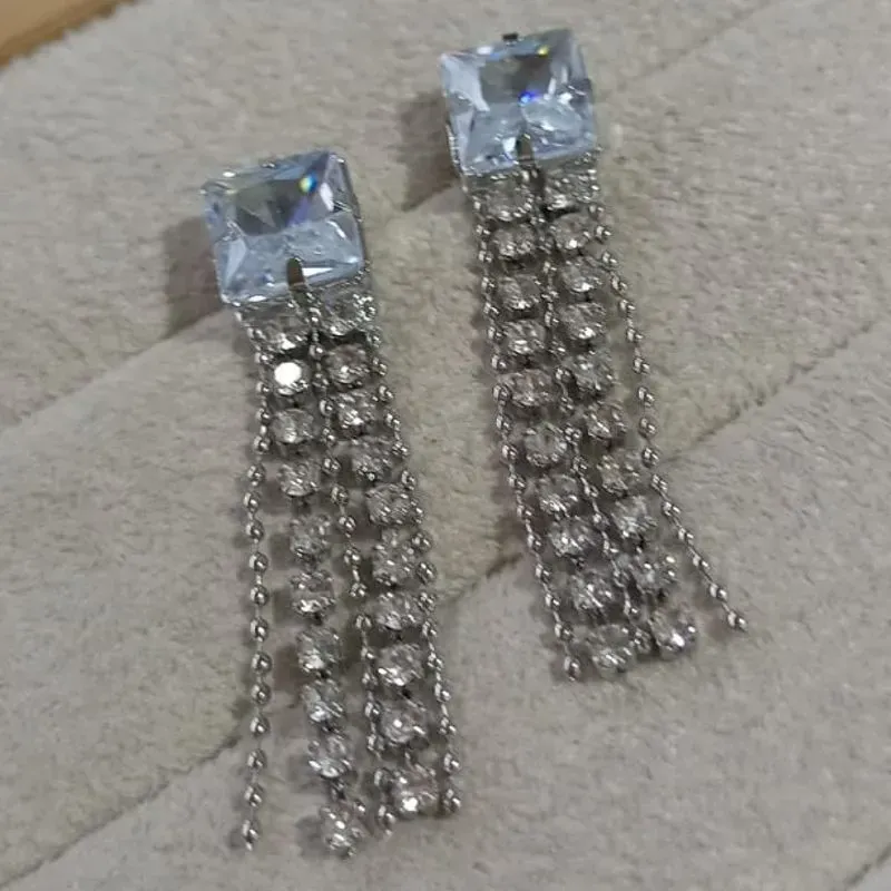 Brinco Festa Franja Zircônia Quadrada