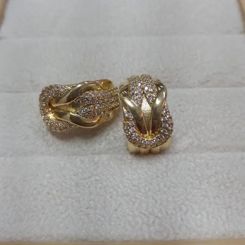 Brinco Laço Microcravejado