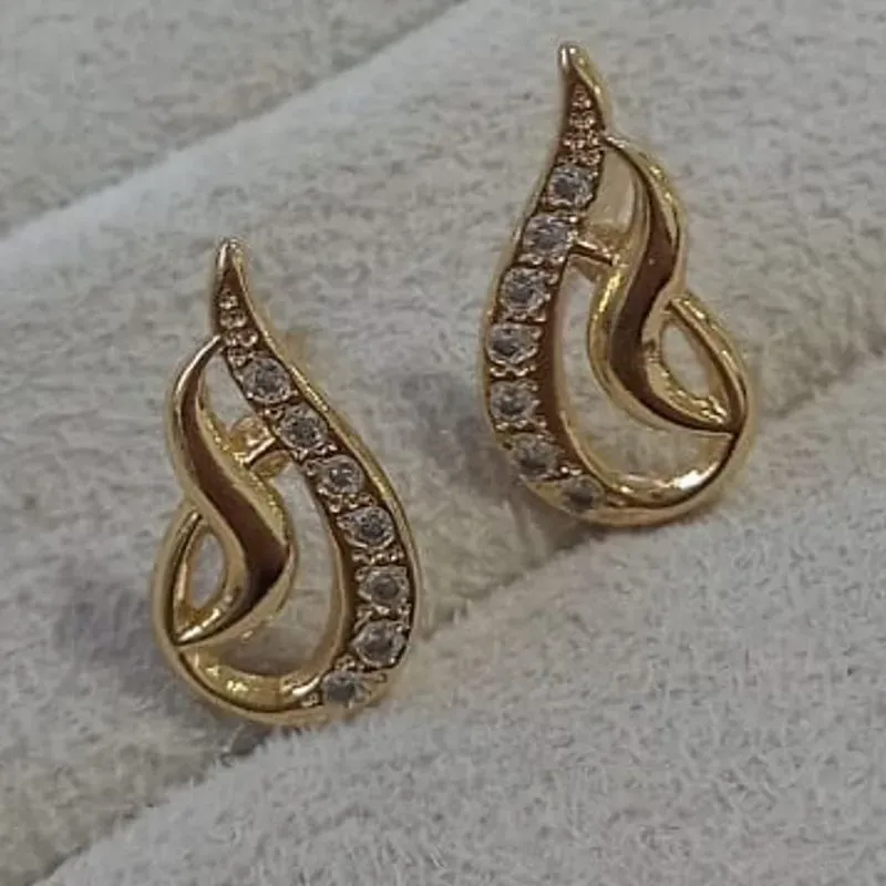 Brinco Notas Cravejado Zircônia