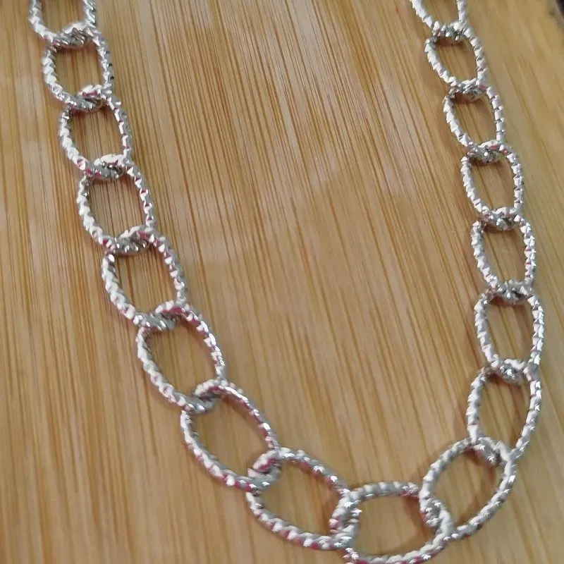 Chocker Borboleta Chapa