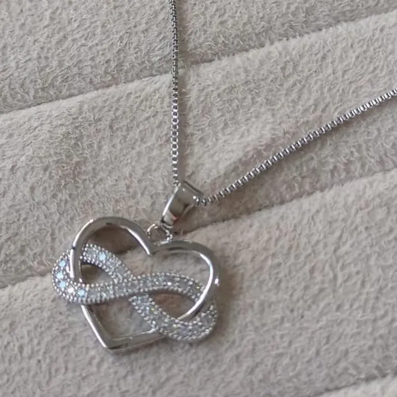 Colar Veneziana Pingente Coração Infinito Diamond