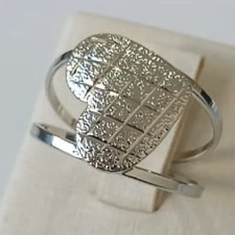 Anel Coração Texturizado Diamond