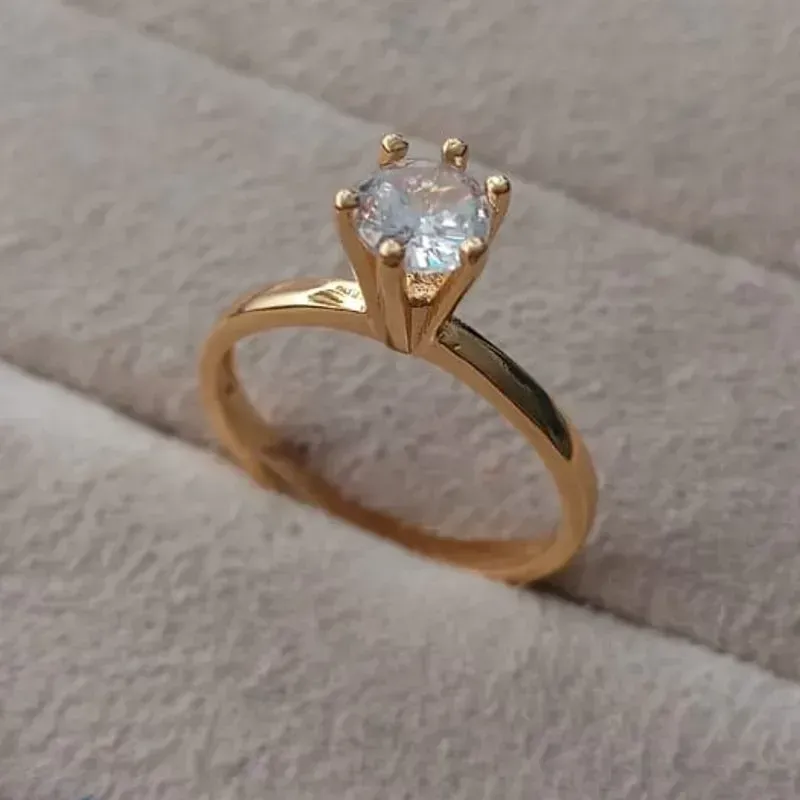 Anel Solitário Louvre