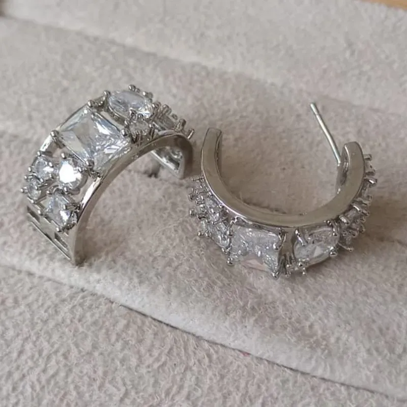 Brinco Argola Cristais Premium