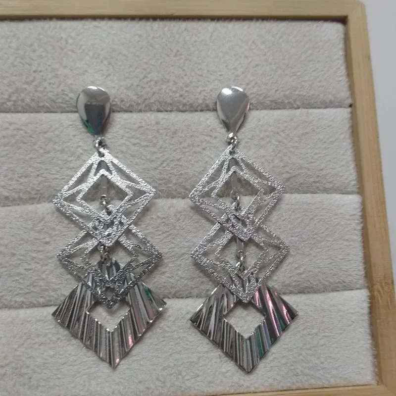 Brinco Pingente Texturizado Diamond