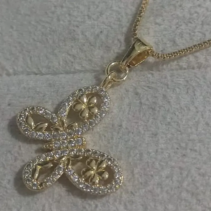 Colar Veneziana Pingente Borboleta Cravejada