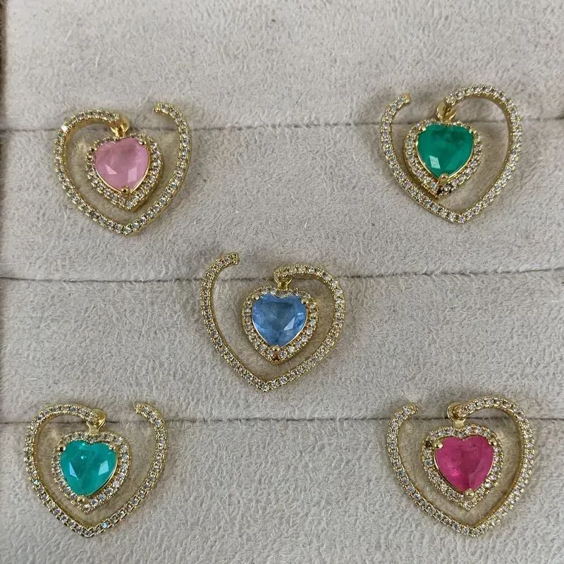 Brinco Coração Cravejado Ping. Coração Zircônia Coloridas