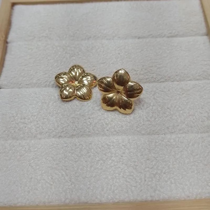 Brinco Flor Texturizado