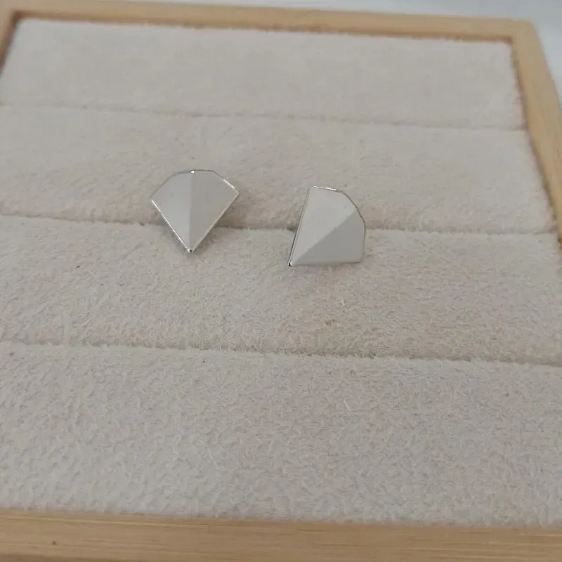 Brinco Forma Diamante Diamond