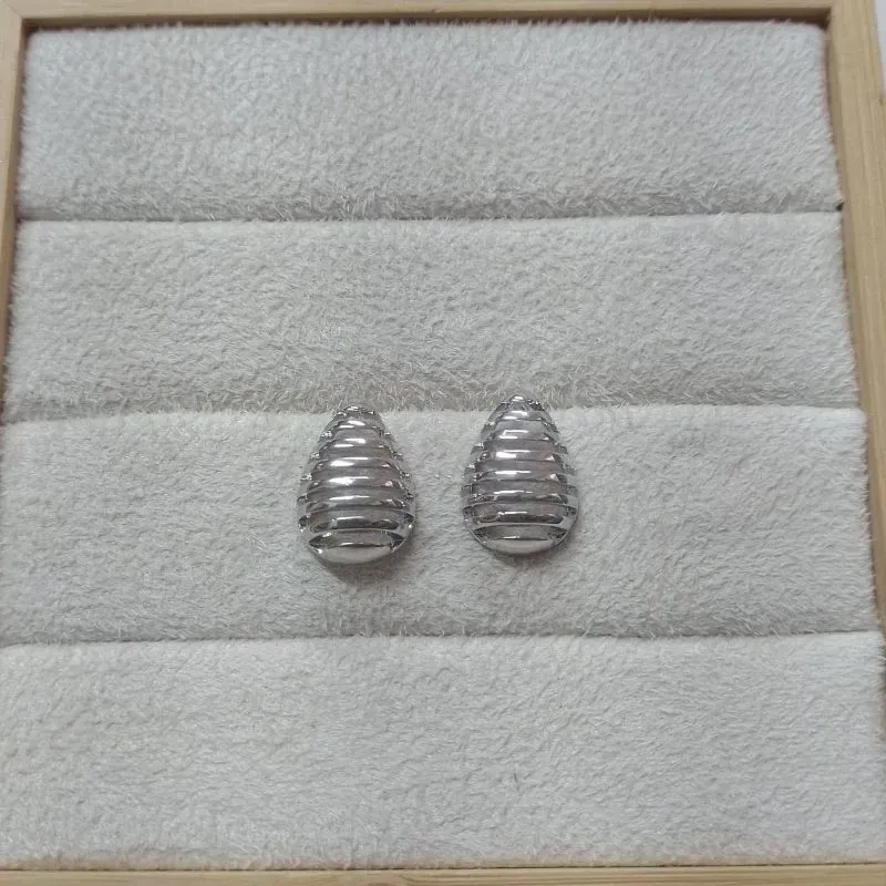 Brinco Gota Vazado Diamond