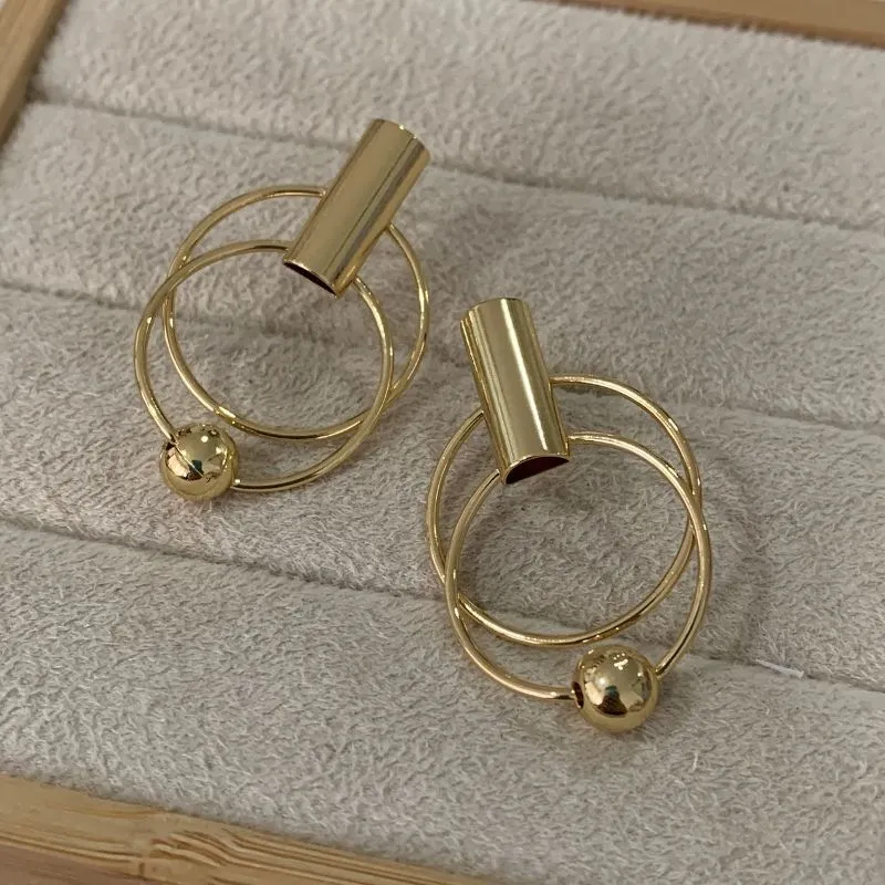 Brinco Pingente Aros Com Esfera