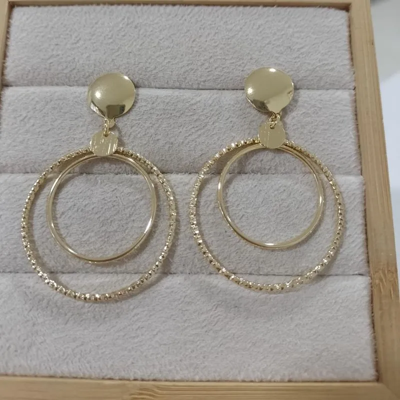 Brinco Pingente Aros Fio Trançado