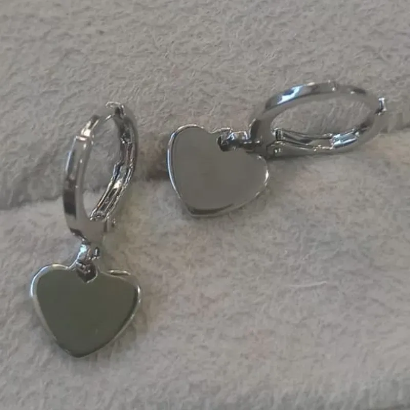 Brinco Pingente Coração Liso Diamond