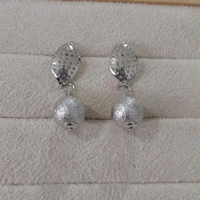 Brinco Pingente Esfera Texturizada Diamond