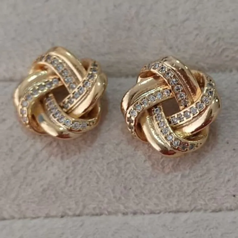 Brinco Trançado Cravejado