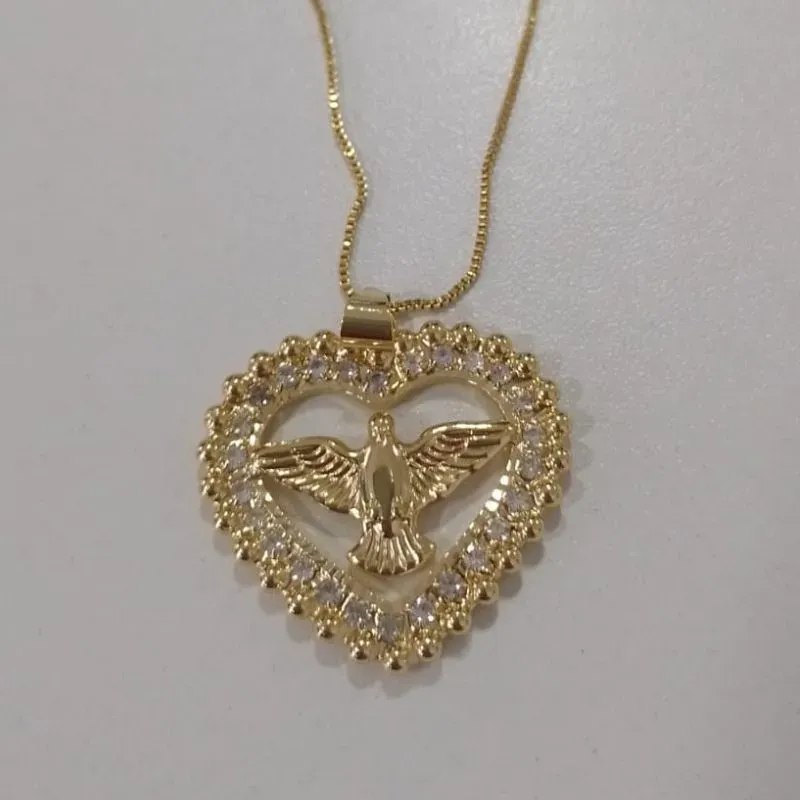 Colar Pingente Coração Espirito Santo Microcravejado