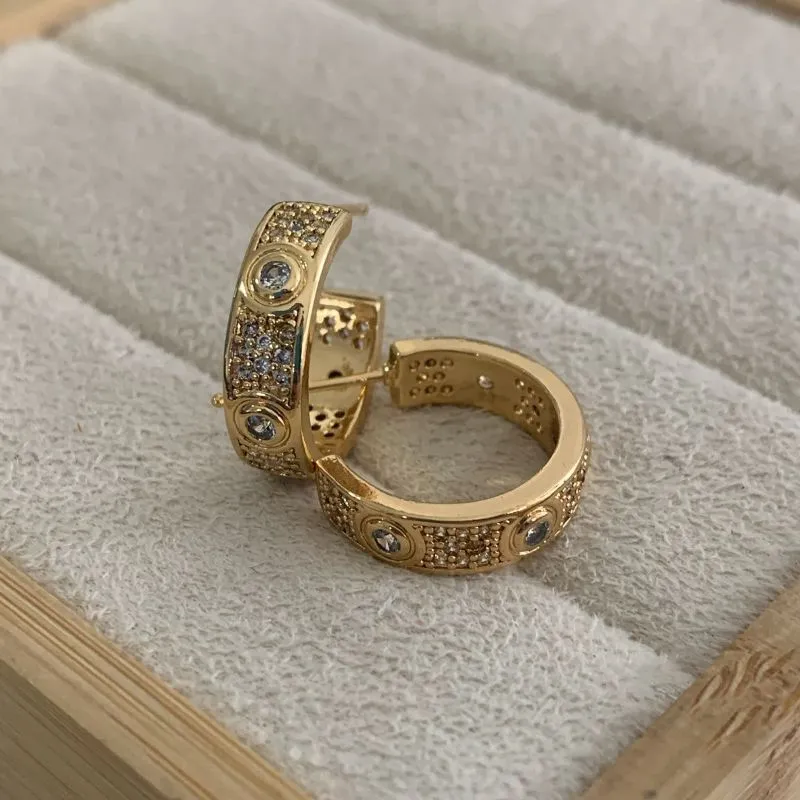 Brinco Argola Microcravejado com Botões