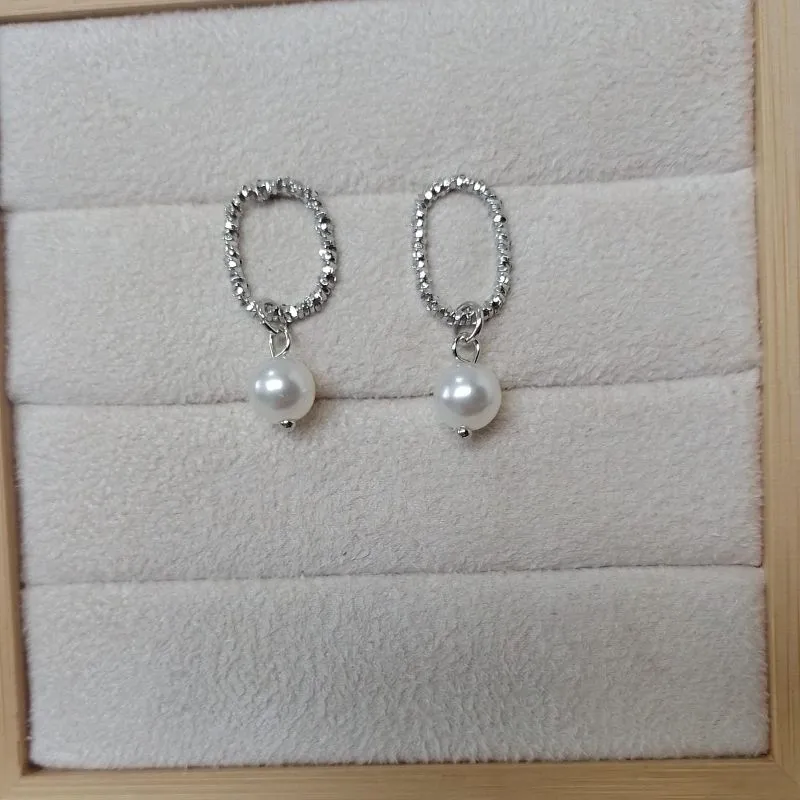 Brinco Argola Texturizada com Ping. Pérola