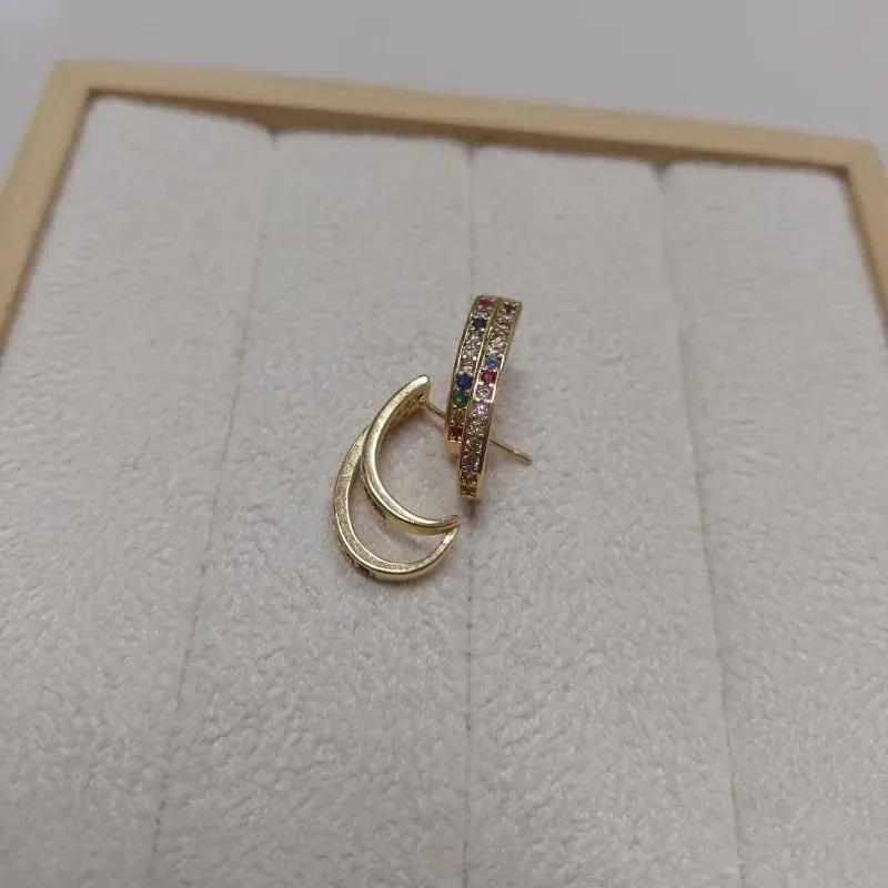 Brinco Linhas Microcravejado Color