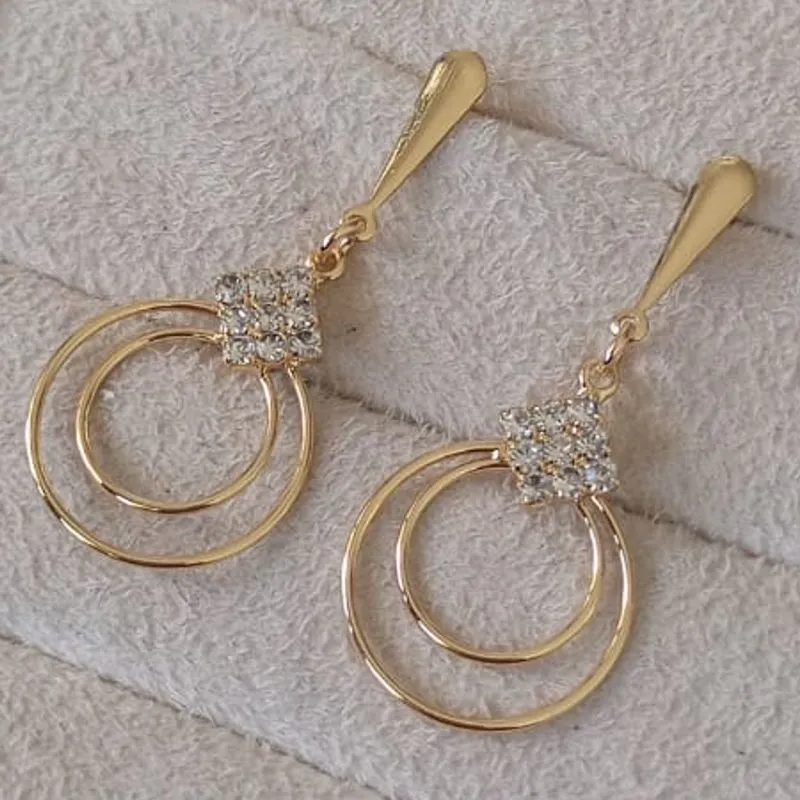 Brinco Pingente Aros Com Cristais