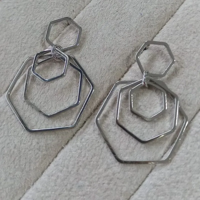 Brinco Pingente Aros Hexagonais