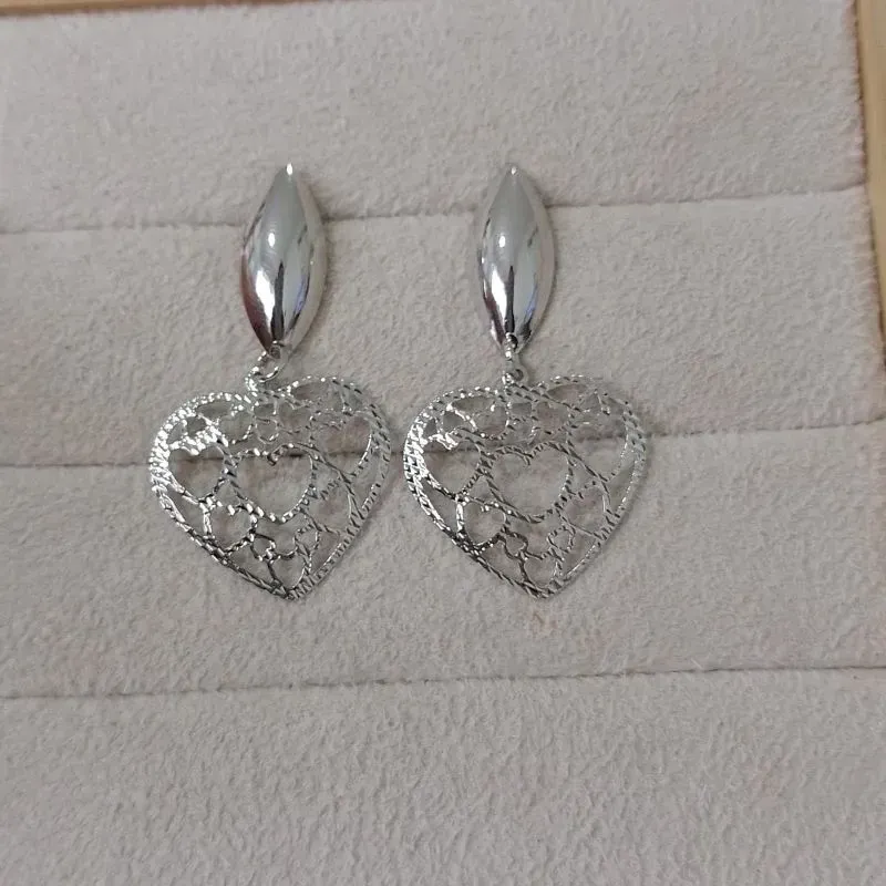 Brinco Pingente Corações Vazados Diamond