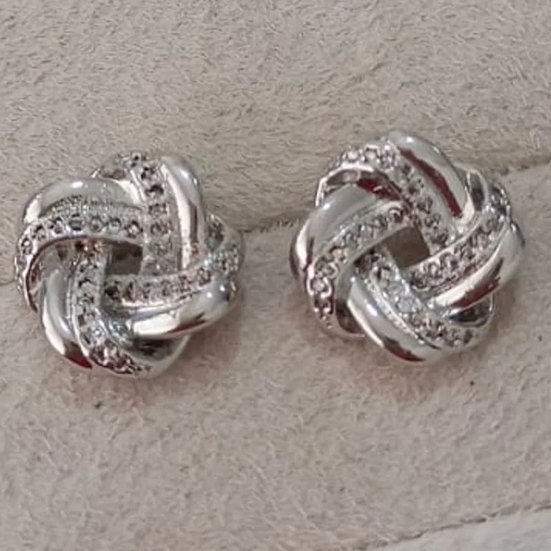 Brinco Trançado Cravejado