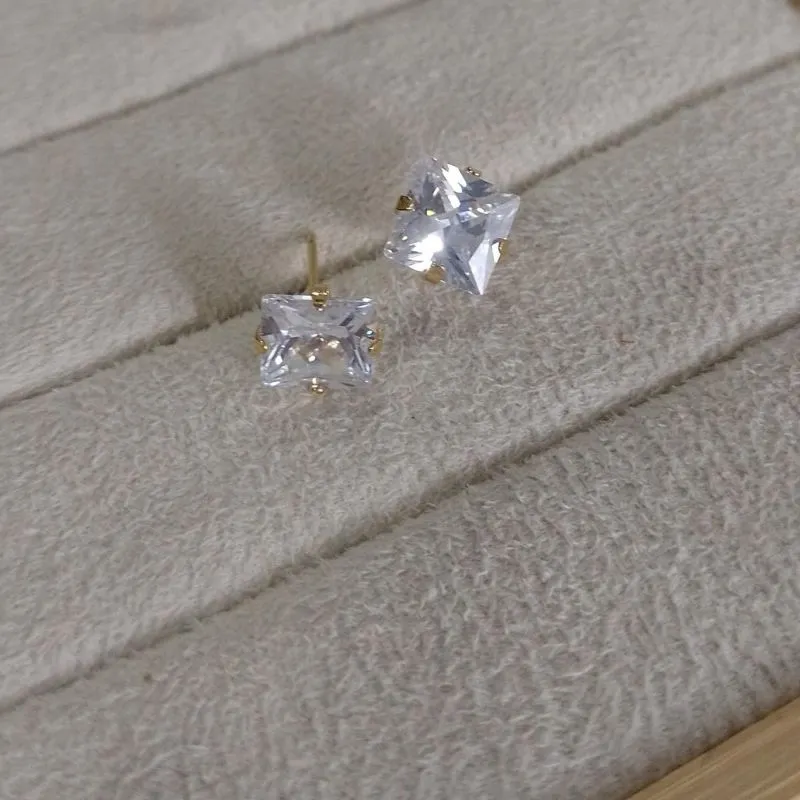 Brinco Zircônia Quadrado