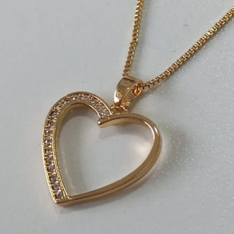 Colar Veneziana Pingente Coração Vazado