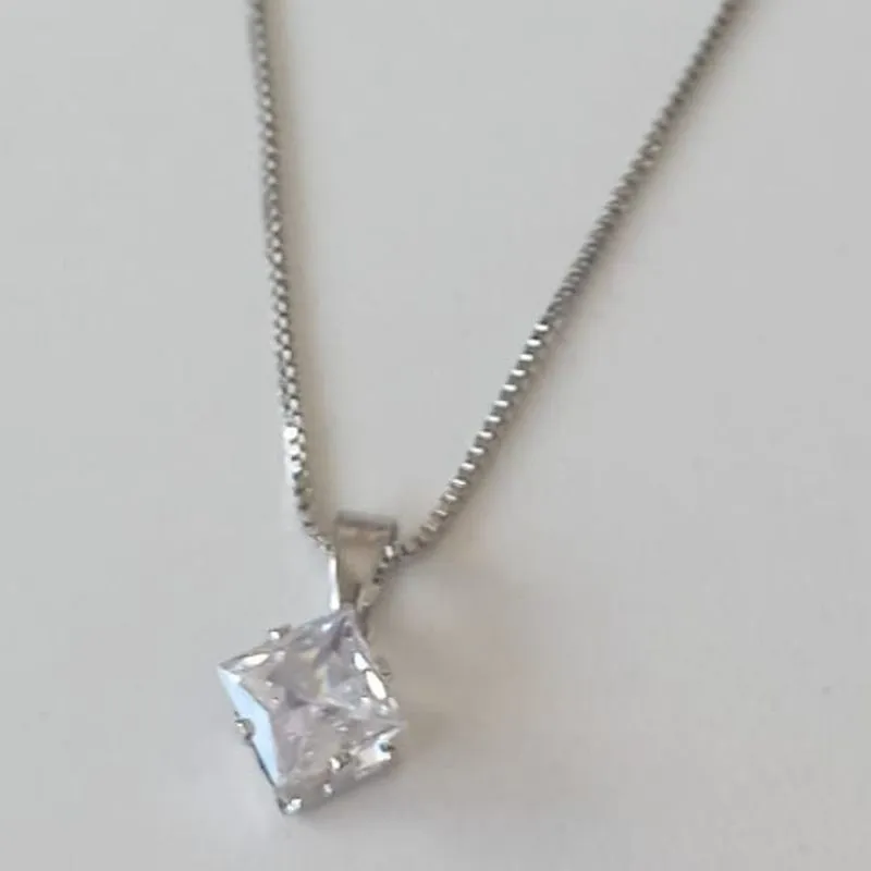 Colar Veneziana Pingente Ponto de Luz Quadrado