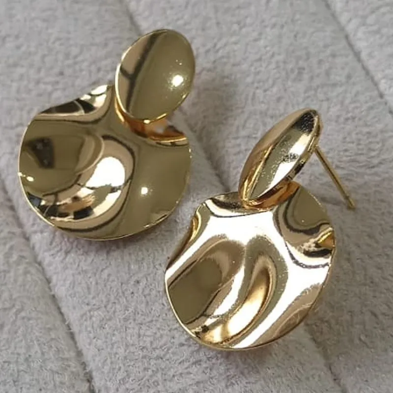 Brinco Orgânico Pingente Medalha