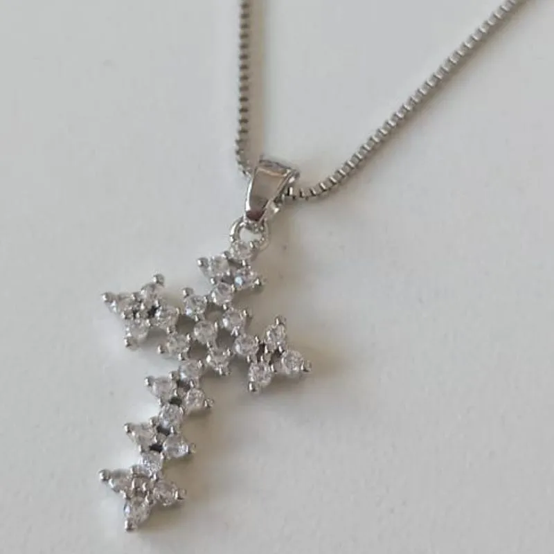 Colar Veneziana Pingente Cruz Cravejado Diamond